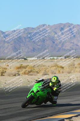 media/Jan-10-2025-CVMA Friday Practice (Fri) [[489e0da257]]/Group 4 and Trackday/Session 2 (Turn 4 Inside)/